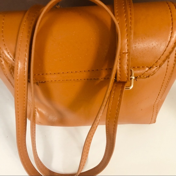 Handbag 😗 - Picture 2 of 5